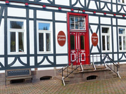 Eingang des Schorborn Cafés
