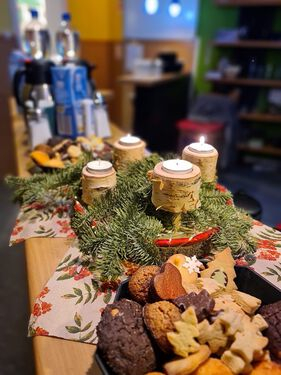 thumb Bistro Theke mit Keksen 2